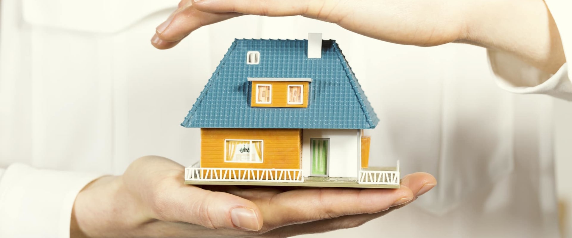 What are three 3 examples of what is covered under homeowners insurance coverage?